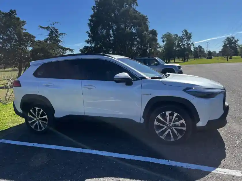 Toyota Corolla Cross Híbrida 2022 - foto 4
