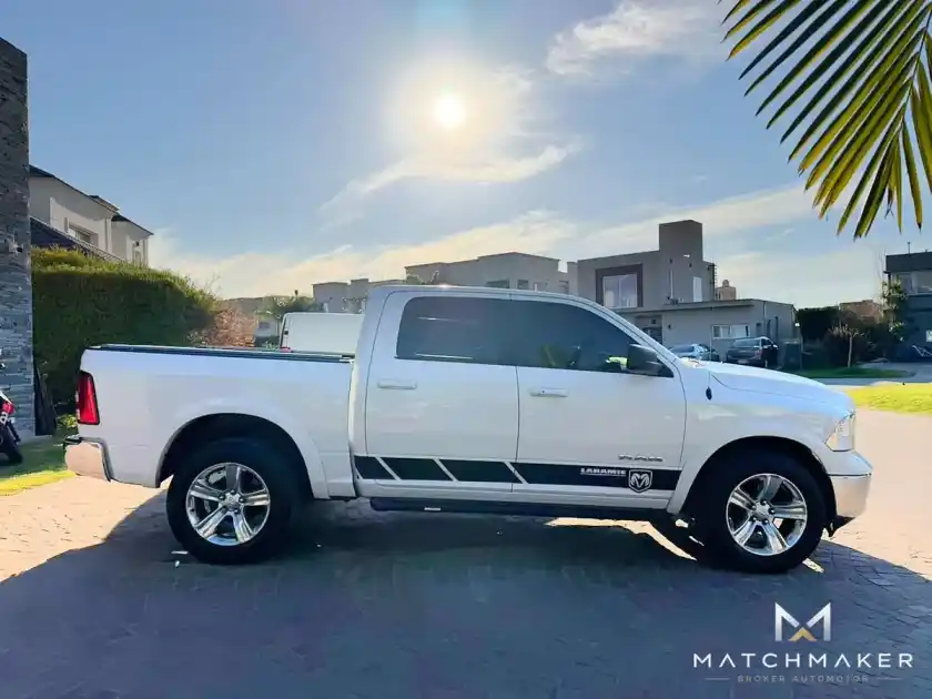 Ram 1500 5.7 Laramie Atx V8 2022 - foto 2