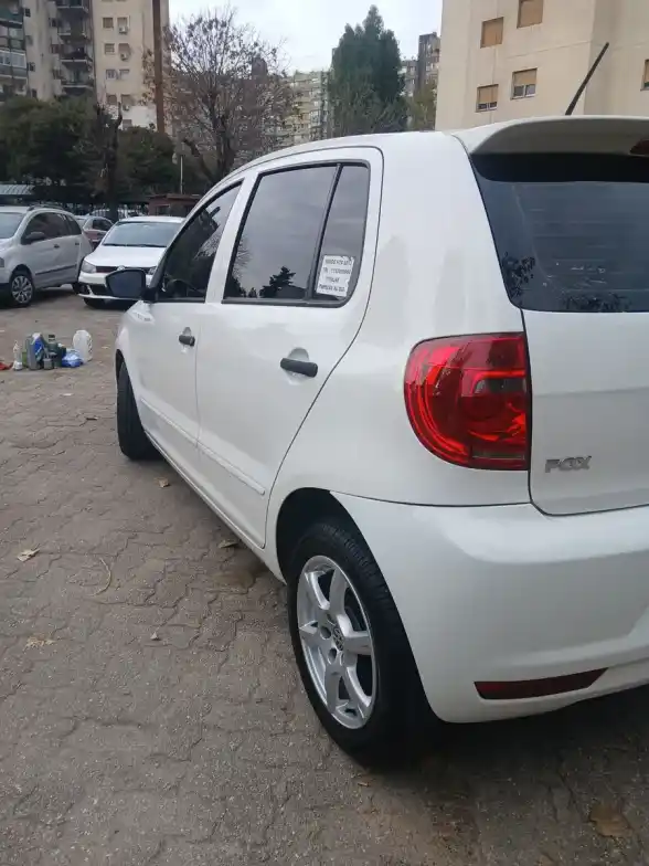 Volkswagen Fox 1.6 Highline 2013 - foto 4