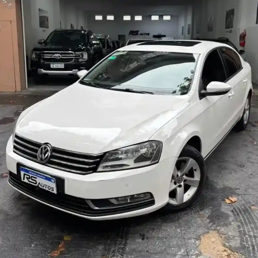 Volkswagen Passat 2014 - foto 1