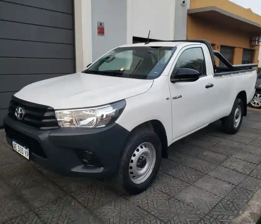 Toyota Hilux 2021 - foto 1