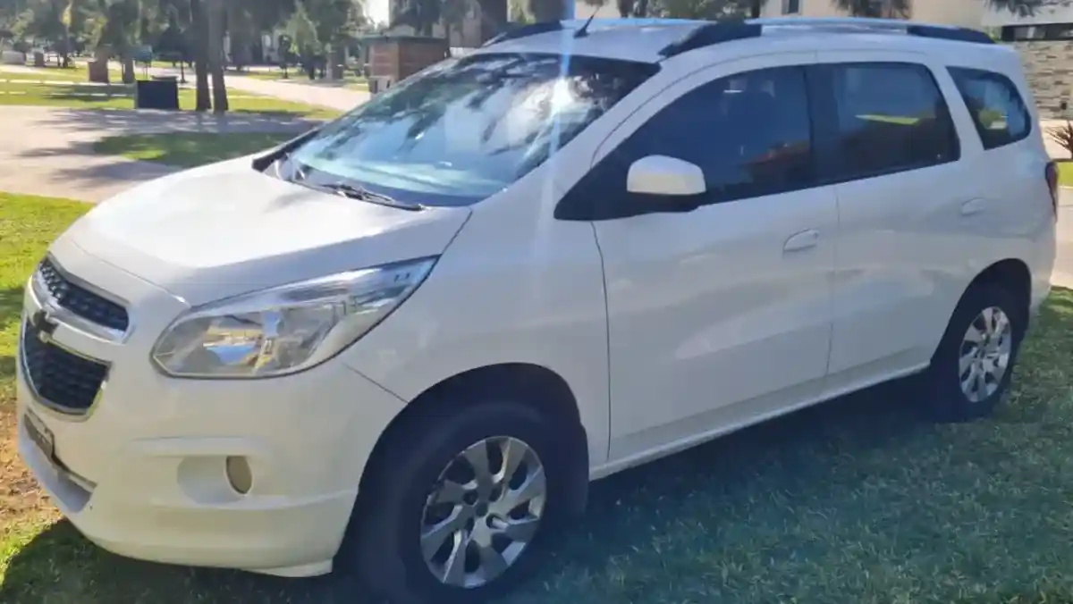 Chevrolet Spin 1.8 Lt 5As 105Cv 2015 - foto 2