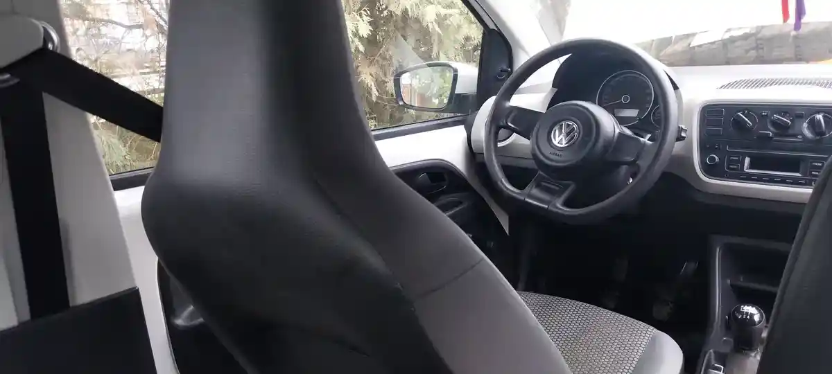 Volkswagen Up! 1.0 Move Up! 75Cv 2015 - foto 4