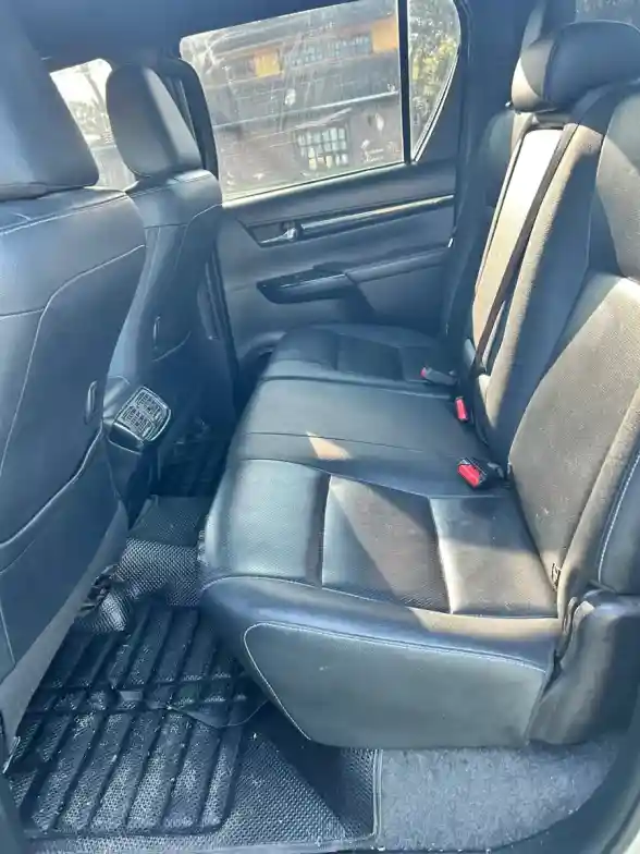 Toyota Hilux Pick-Up 2.8 Cd Srx 177Cv 4X4 At 2019 - foto 4