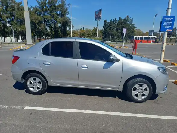 Renault Logan 1.6 Privilege 105Cv 2017 - foto 2
