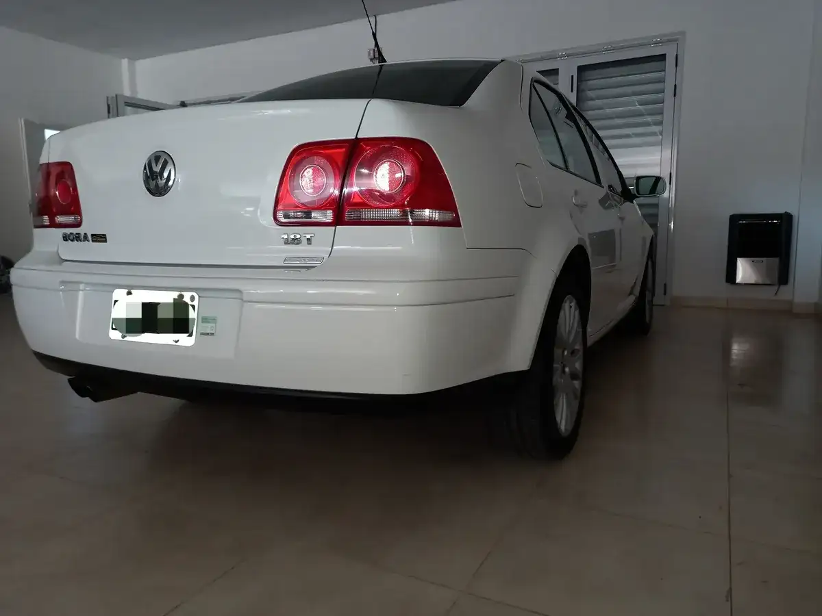 Volkswagen Bora 1.8 Highline T 180Cv Cuero 2014 - foto 3