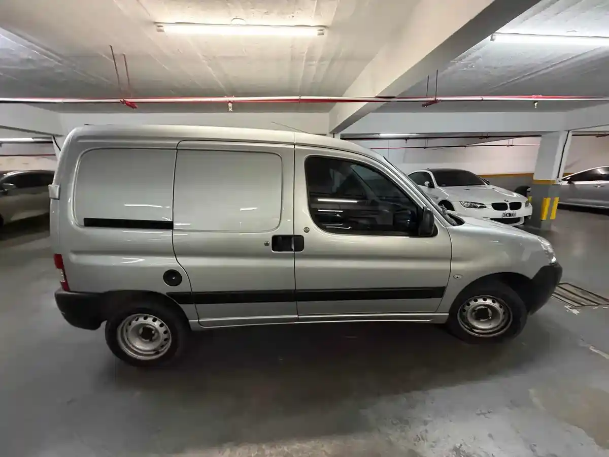 Peugeot Partner 1.6 Hdi Furgon Confort 92 2020 - foto 4