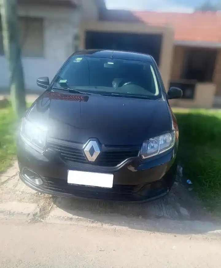 Renault Logan 1.6 Authentique Plus 85Cv 2017 - foto 3