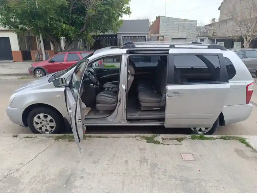 Kia Carnival 3.8 V6 Ex At 2007 - foto 4