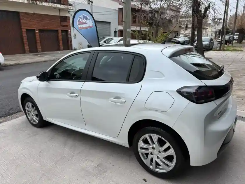 Peugeot 208 1.6 Active Pack Tiptronic 2023 - foto 4