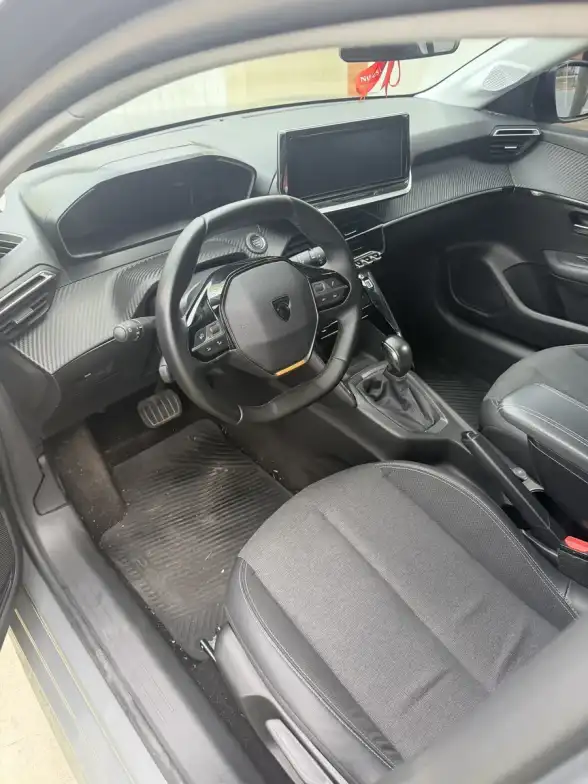Peugeot 2008 1.2 Allure Pack 2024 - foto 2