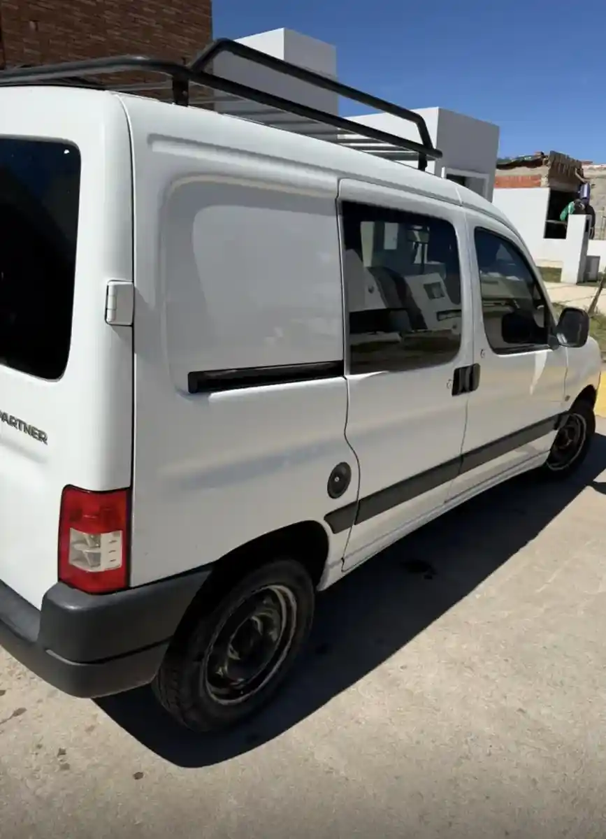 Peugeot Partner 1.4 Furgon Confort 2014 - foto 3