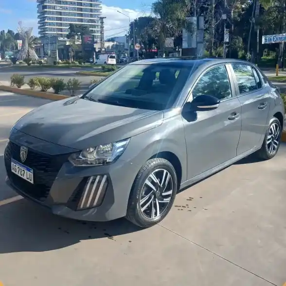 Peugeot 208 2024 - foto 1