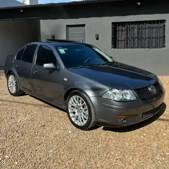 Volkswagen Bora 2012 - foto 1