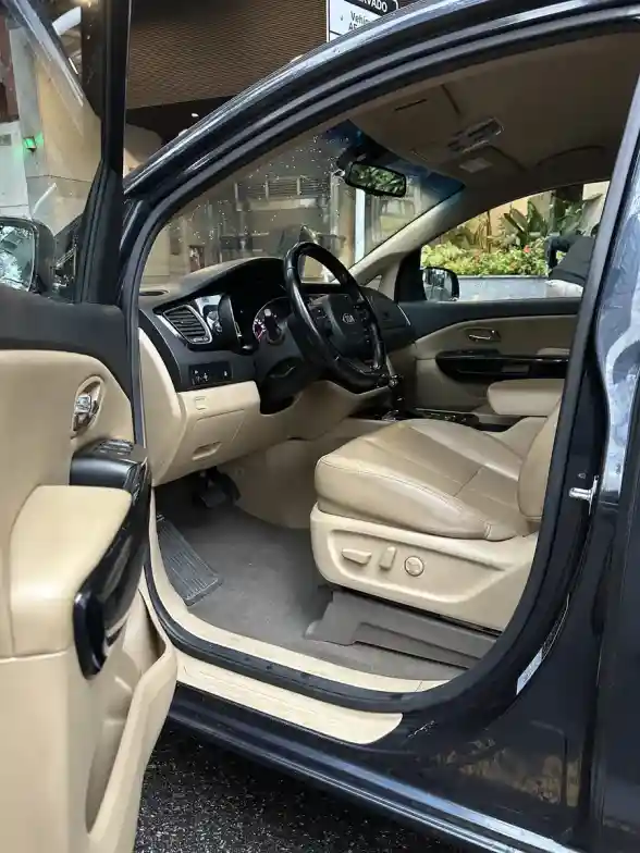 Kia Carnival 2.2 Crdi Ex Premium 2016 - foto 3