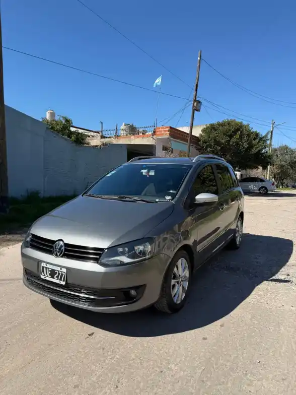 Volkswagen Suran 1.6 Comfortline 101Cv 11A 2012 - foto 2