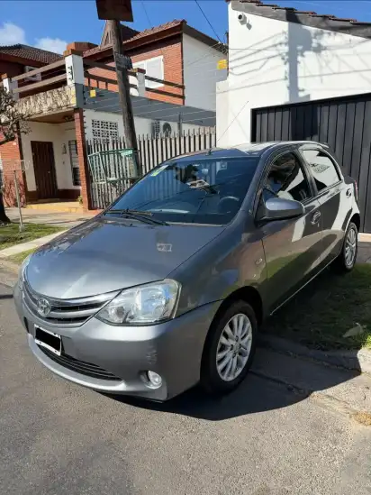 Toyota Etios 1.5 Xls Mt 2013 - foto 1
