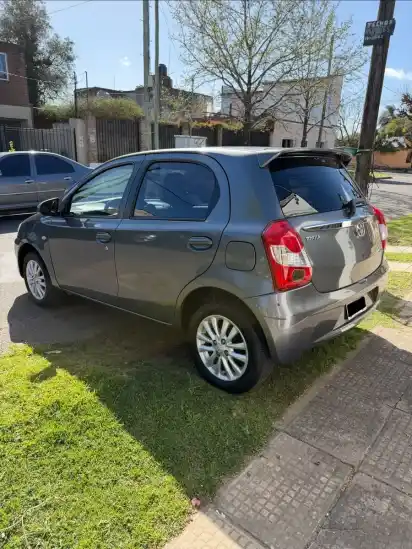 Toyota Etios 1.5 Xls Mt 2013 - foto 5