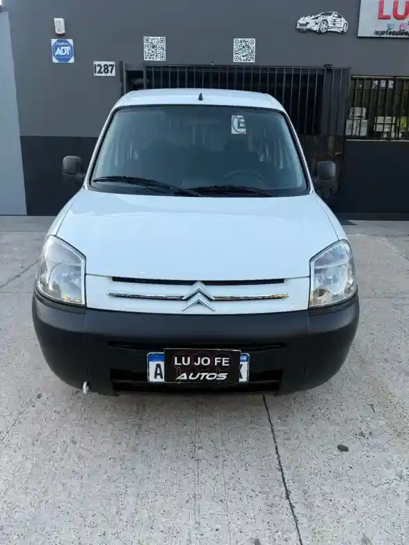 Citroën Berlingo Furgon 1.6 Vti 115 Business Mixto 2021 - foto 2
