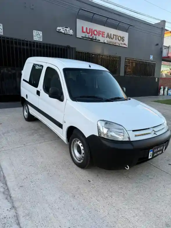 Citroën Berlingo Furgon 1.6 Vti 115 Business Mixto 2021 - foto 3