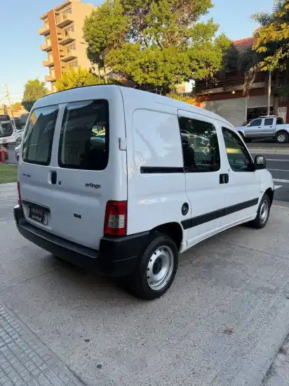 Citroën Berlingo Furgon 1.6 Vti 115 Business Mixto 2021 - foto 4