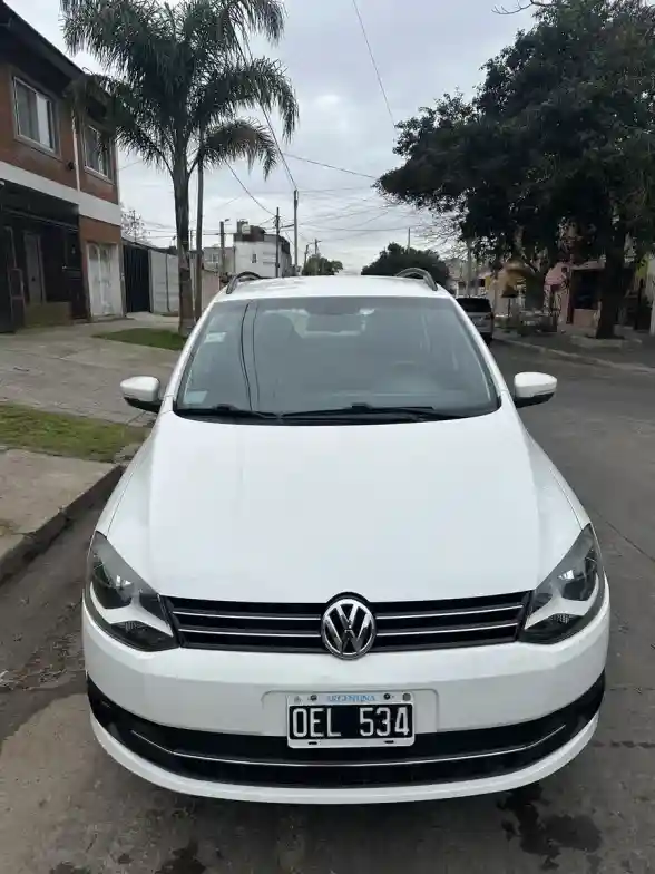 Volkswagen Suran 1.6 Highline 101Cv Cuero 2014 - foto 2