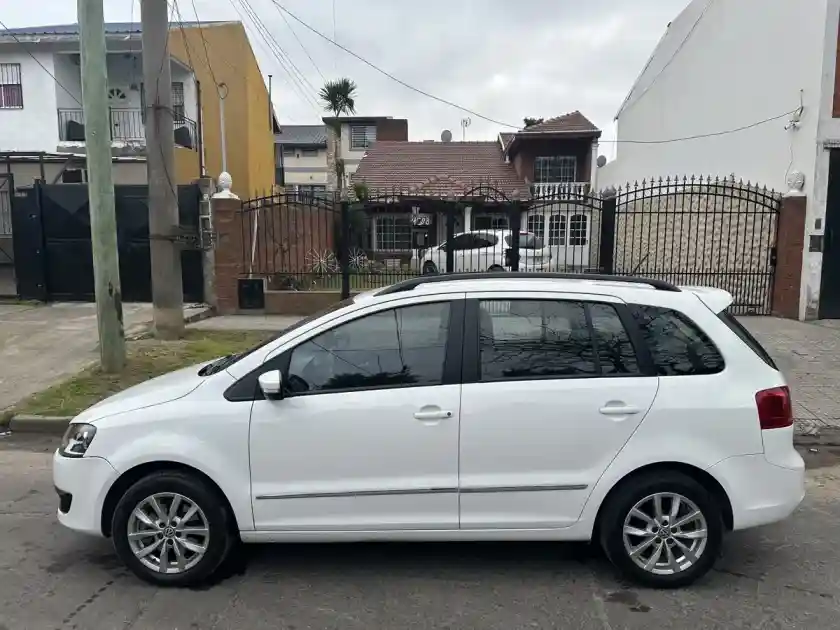 Volkswagen Suran 1.6 Highline 101Cv Cuero 2014 - foto 3