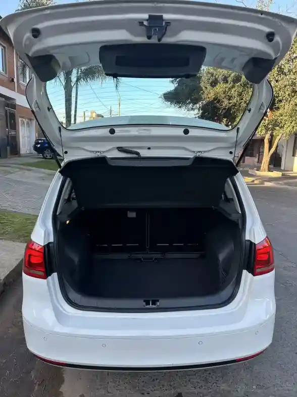 Volkswagen Suran 1.6 Highline 101Cv Cuero 2014 - foto 5