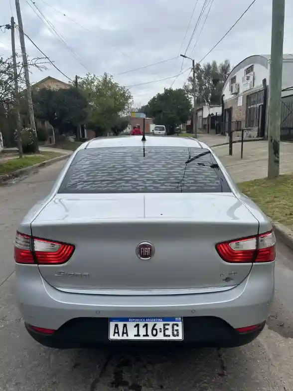 Fiat Grand Siena 1.6 Essence 115Cv 2016 - foto 4