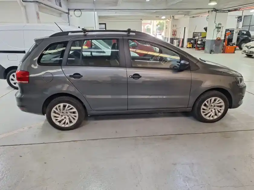 Volkswagen Suran Comfortline 1.6 2016 - foto 2