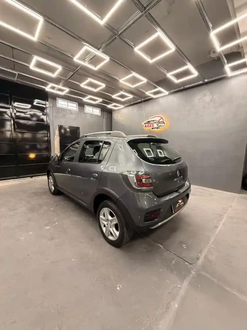 Renault Sandero Stepway 1.6 Expression 105Cv 2018 - foto 3