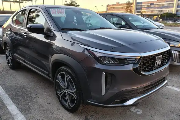 Fiat FASTBACK 2025 - foto 1
