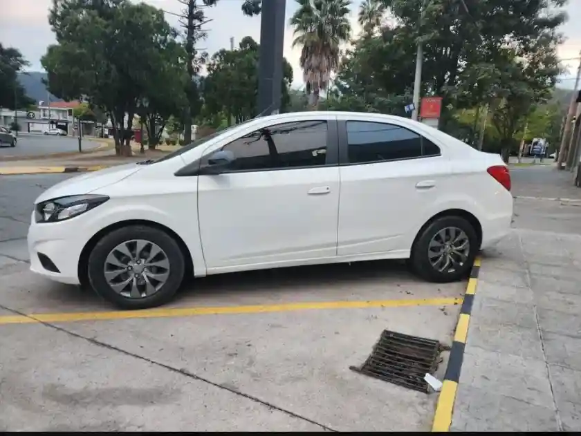 Chevrolet Onix Plus 1.4 Black Edition 2021 - foto 4