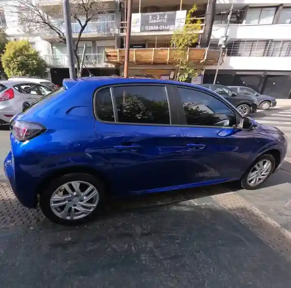 Peugeot 208 1.6 Allure Tiptronic 2022 - foto 1