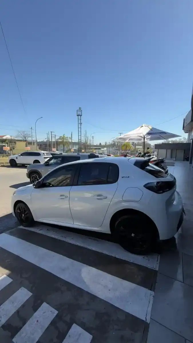 Peugeot 208 1.6 Style Tiptronic 2024 - foto 4