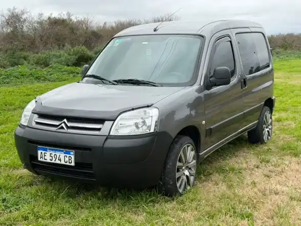 Citroën Berlingo Furgon 1.6 Hdi 92 Bussines Mixto 2021 - foto 4