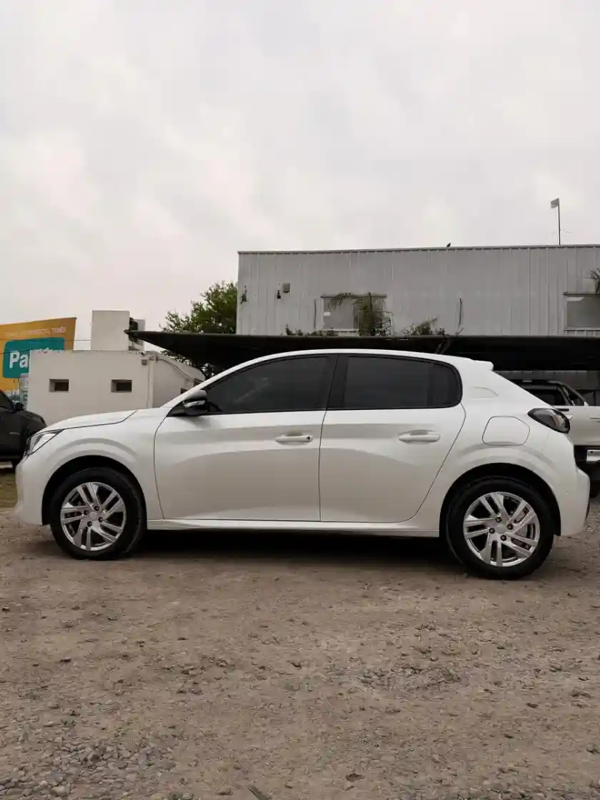 Peugeot 208 1.6 Active Pack Tiptronic 2023 - foto 4