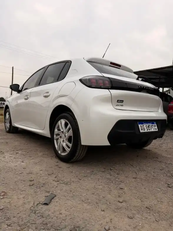 Peugeot 208 1.6 Active Pack Tiptronic 2023 - foto 5