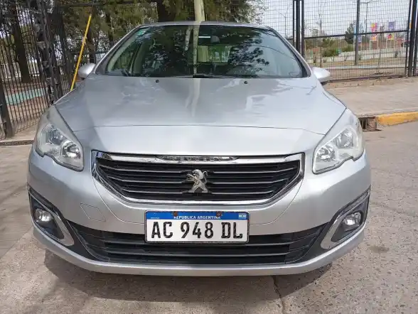 Peugeot 408 1.6 Allure Pack 115Cv 2018 - foto 2