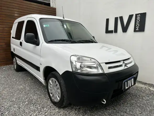 Citroën Berlingo Furgon 1.6 Vti 115 Business Mixto 2021 - foto 1