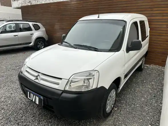 Citroën Berlingo Furgon 1.6 Vti 115 Business Mixto 2021 - foto 2