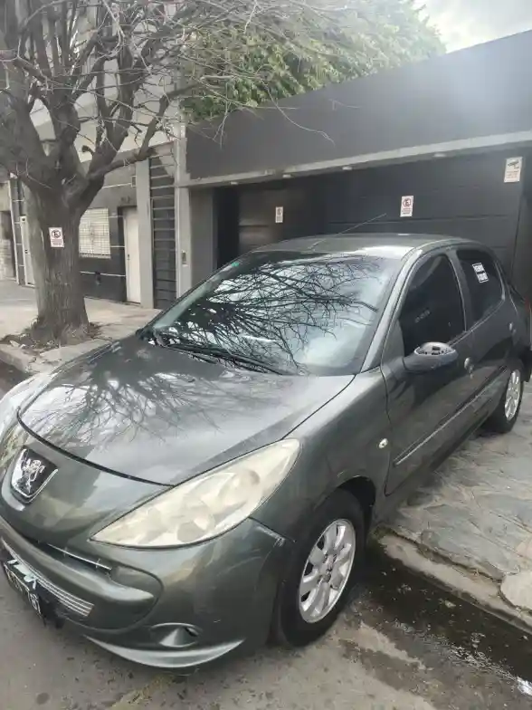 Peugeot 207 1.4 Sedan Xs 2011 - foto 1