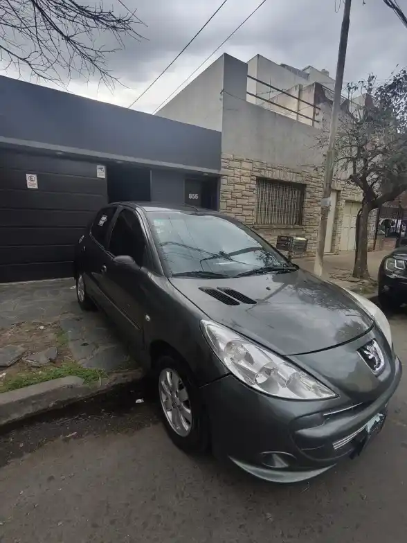 Peugeot 207 1.4 Sedan Xs 2011 - foto 2