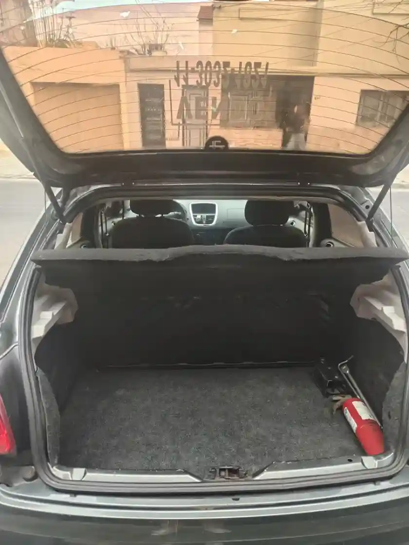 Peugeot 207 1.4 Sedan Xs 2011 - foto 4