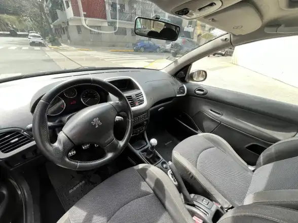 Peugeot 207 Compact 1.6 Xt 2010 - foto 2