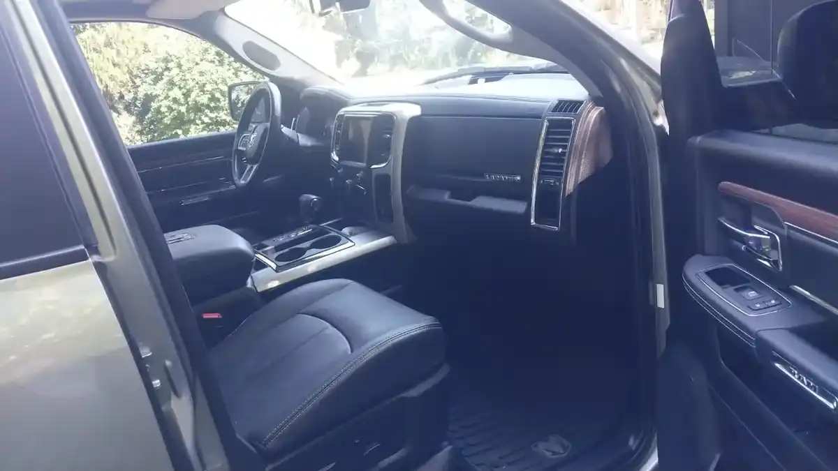 Ram 1500 5.7 Laramie Atx V8 2020 - foto 4