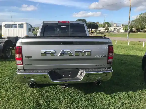 Ram 1500 5.7 Laramie Atx V8 2020 - foto 5