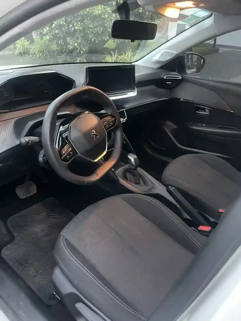 Peugeot 208 1.6 Style Tiptronic 2022 - foto 5
