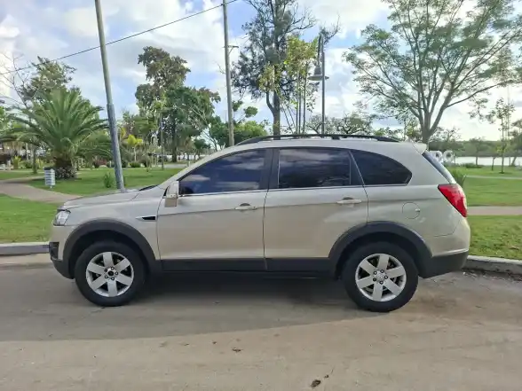 Chevrolet Captiva 2.4 Ls Mt Fwd 167Cv 2013 - foto 3