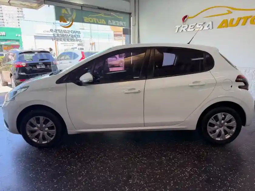 Peugeot 208 1.6 Active 2017 - foto 5